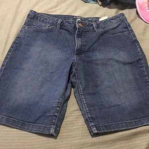Riders by Lee mid rise shorts